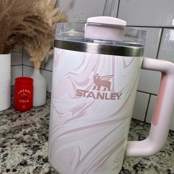 Stanley 40 oz. Adventure Quencher H2.O Flowstate Tumbler Rose Quartz Swirl - Picture 2 of 6